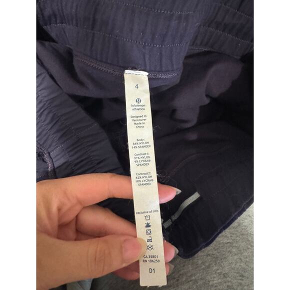 Lululemon Run: Womens Dog Runner Pant W5721S Navy Blue EUC Size 4 - Picture 8 of 9